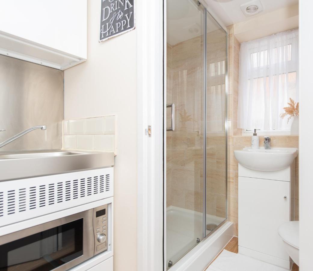 סאות'המפטון Modern Studio Apartments In Castle St מראה חיצוני תמונה